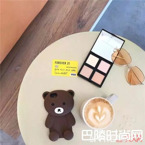 Forever21美妆介绍_它们曾经霸占你的衣柜 现在连你的美妆也不放过！