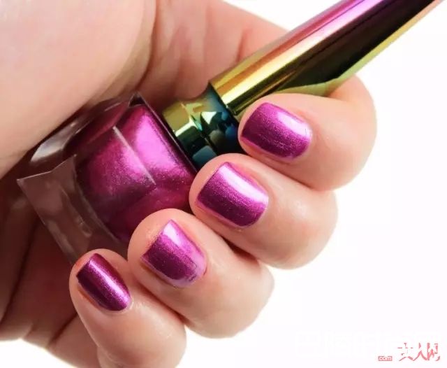 CL指甲油紫色_口红圈的超级贵妇，CL萝卜丁又出超美貌裸色系新品口红！