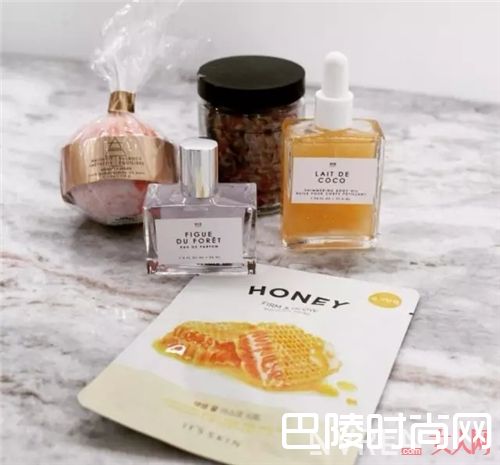 Urban Outfitter美妆介绍_它们曾经霸占你的衣柜 现在连你的美妆也不放过！