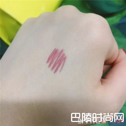 MUJI美妆介绍_它们曾经霸占你的衣柜 现在连你的美妆也不放过!