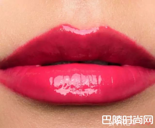 CL唇釉COLIBRETTA和CASANOVELLA试色_口红圈的超级贵妇，CL萝卜丁又出超美貌裸色系新品口红！