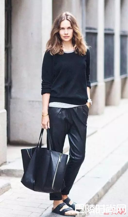 博肯鞋是什么_2017最火的五双“丑鞋”,你穿了吗?