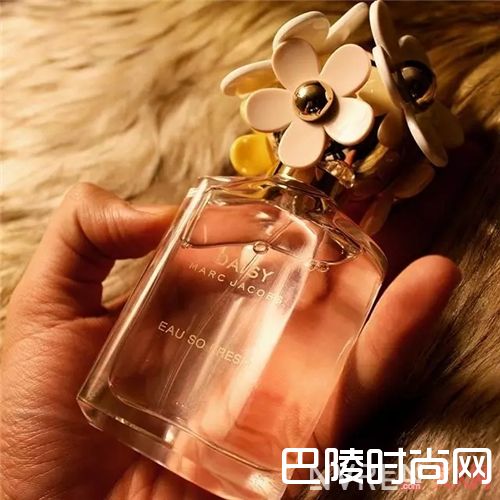Marc Jacobs香水介绍_8款适合春夏的香水 让你拥有属于自己的“签名香”