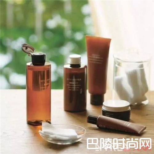 MUJI美妆介绍_它们曾经霸占你的衣柜 现在连你的美妆也不放过！