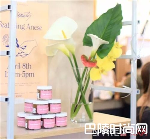 Urban Outfitter美妆介绍_它们曾经霸占你的衣柜 现在连你的美妆也不放过！