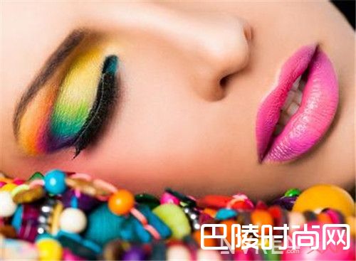 想要眼睛好看怎么需要什么化妆工具_女性化妆知识有哪些?这几个冷知识你知道吗?