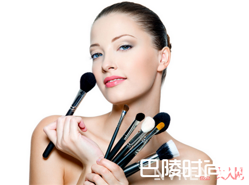 想要眼睛好看怎么需要什么化妆工具_女性化妆知识有哪些?这几个冷知识你知道吗?