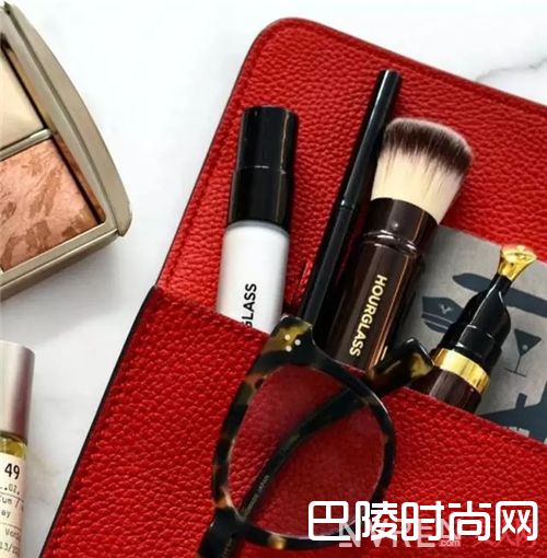 Hourglass护唇油_收下这份最小众的唇部解救指南 还你一个水润嘴唇