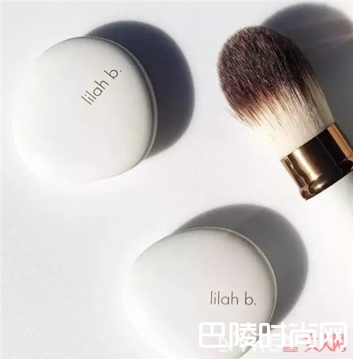 Lilah b.润唇膏_收下这份最小众的唇部解救指南 还你一个水润嘴唇