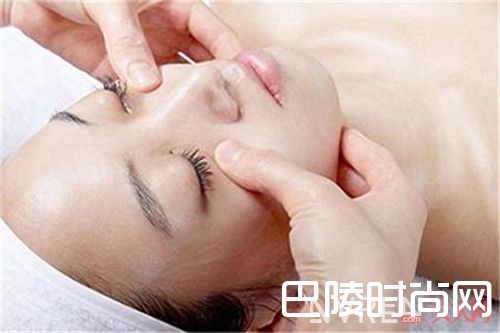 错误的使用喷雾_夏季护肤盲区 千万别中这些误区