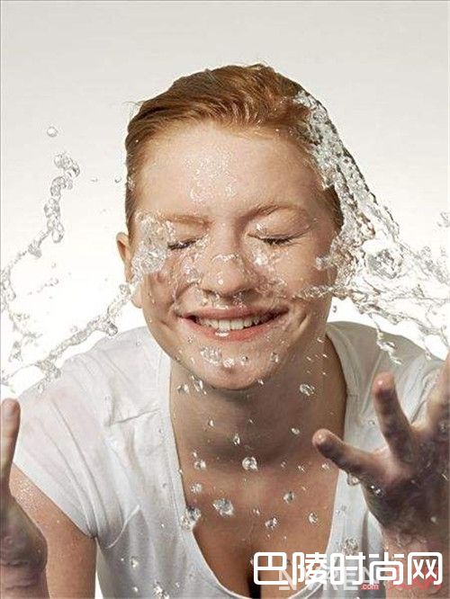 一天多次洗脸正确吗_夏季护肤盲区 千万别中这些误区