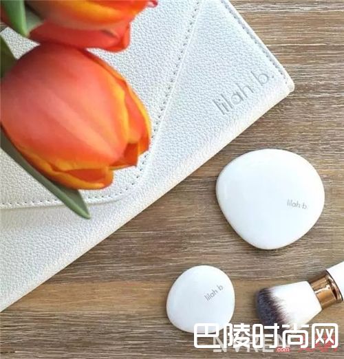 Lilah b.润唇膏_收下这份最小众的唇部解救指南 还你一个水润嘴唇