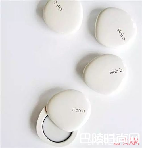 Lilah b.润唇膏_收下这份最小众的唇部解救指南 还你一个水润嘴唇