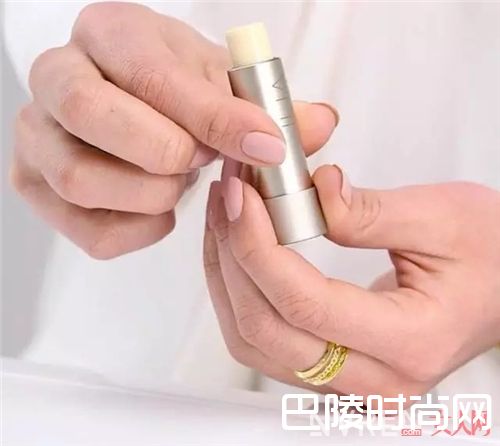 ILIA护唇膏_收下这份最小众的唇部解救指南 还你一个水润嘴唇