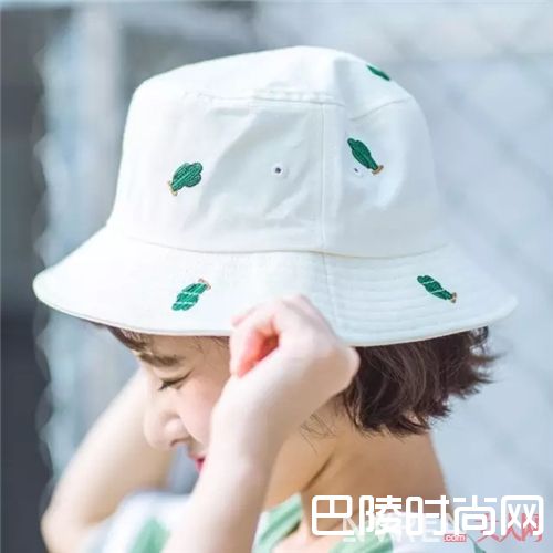 夏日渔夫帽搭配_夏日必备好物 这些帽子为你的造型加分！