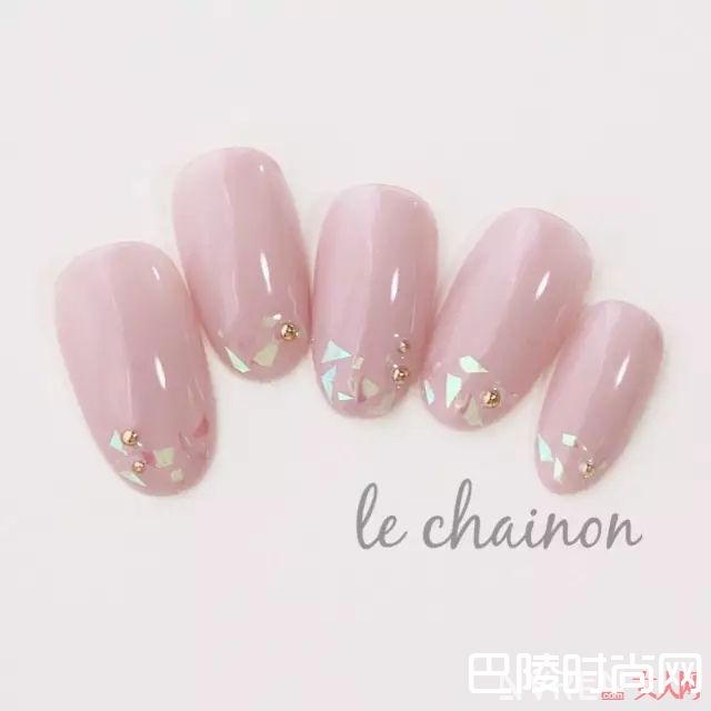 贝母玻璃纸美甲_没有美甲的夏天是不完整的 近百款流行美甲推荐