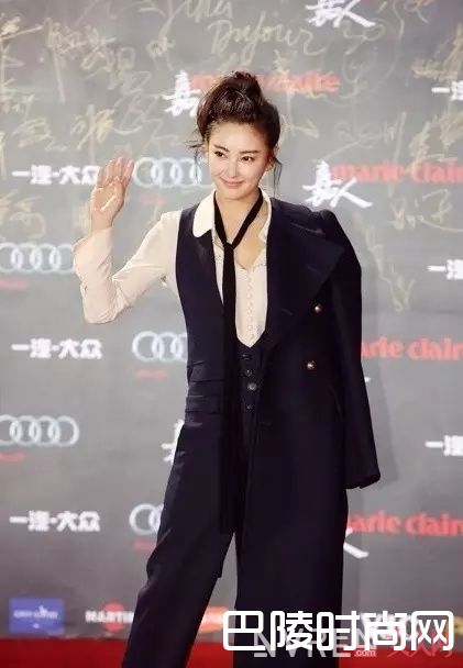 西装裤怎么穿好看_夏日裤装这样穿，你比这些明星更有范儿！