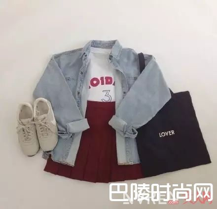 A字裙配卫衣_学生党活力穿搭 送给即将步入职场的你