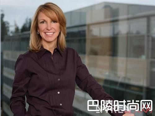 轻熟女高管要用什么香水?_不同的香水适应不同职场角色 你选对了吗?