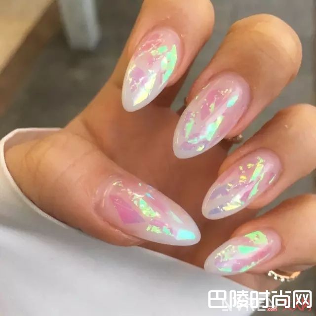 梦幻少女风格美甲_没有美甲的夏天是不完整的 近百款流行美甲推荐