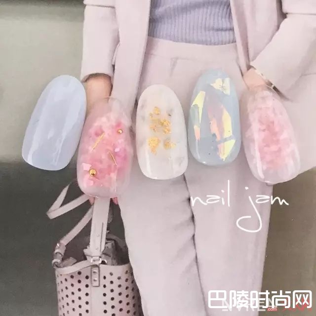 贝母玻璃纸美甲_没有美甲的夏天是不完整的 近百款流行美甲推荐
