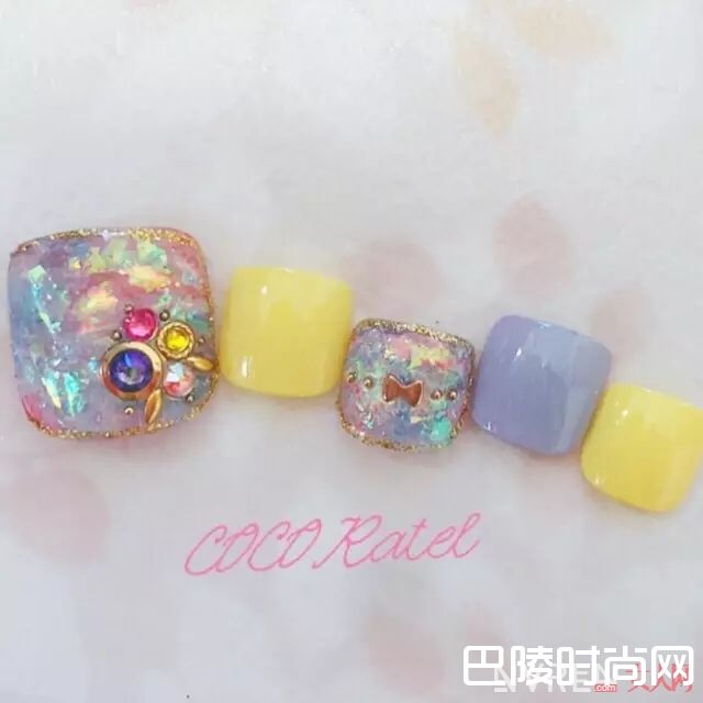 好看的果冻色美甲_没有美甲的夏天是不完整的 近百款流行美甲推荐