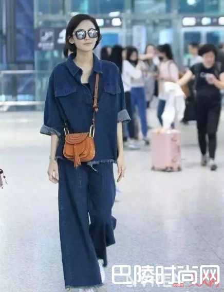 牛仔裤如何搭配_夏日裤装这样穿，你比这些明星更有范儿！