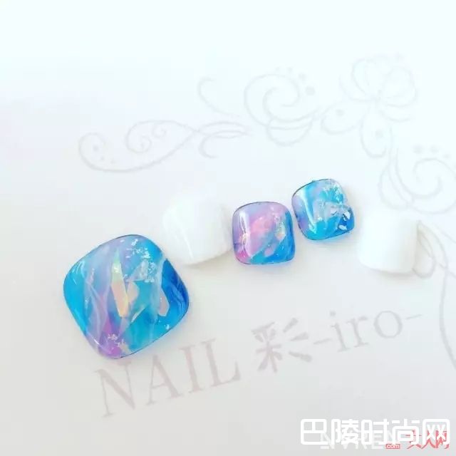 梦幻少女风格美甲_没有美甲的夏天是不完整的 近百款流行美甲推荐