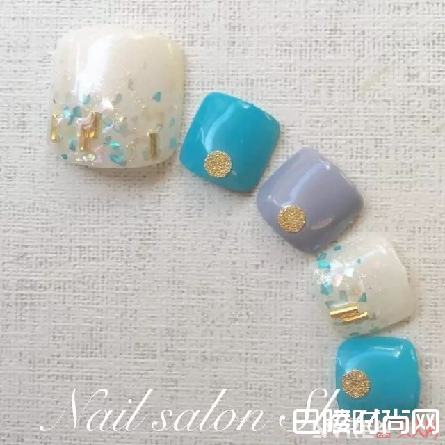 贝母玻璃纸美甲_没有美甲的夏天是不完整的 近百款流行美甲推荐