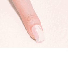 马卡龙条纹美甲怎么画？_将印花“穿”在指尖 让你的指尖Fashion有质感！