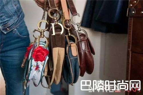 Dior Saddle Bag包包_不管潮流怎么变 Dior的这些包包总有一席之地