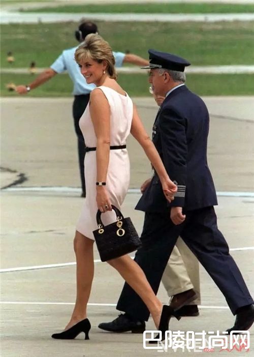 Lady Dior包包_不管潮流怎么变 Dior的这些包包总有一席之地