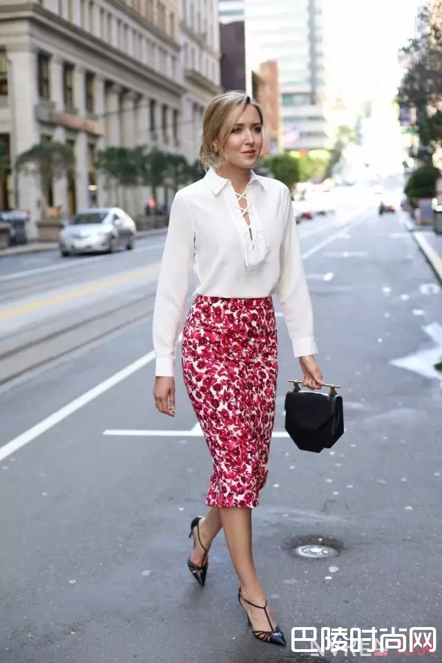 衬衫的色彩搭配_夏季迷人“半裙+衬衫” 一秒打破沉闷OL装！