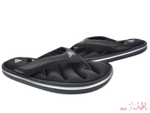 Adilette拖鞋用什么材质做的_2017夏天，最值得入手的13双拖鞋有哪些品牌？