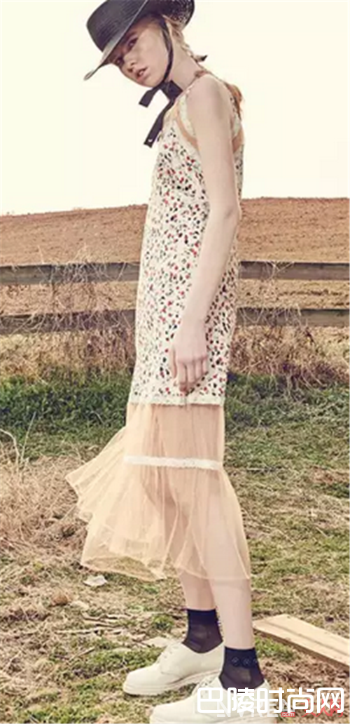 野餐时穿什么品牌?_不同场合该如何穿搭?这5个韩国品牌值得入手