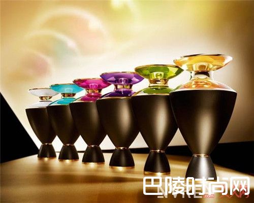 宝格丽珠宝世家奢华香氛御皇系列简介_推荐花香调的香水:这几款清新花香调香水适合夏天吗？