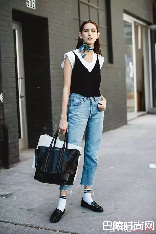 乐福鞋如何配裤子_如果只留一双鞋 那必须是最潮最舒服的乐福鞋!