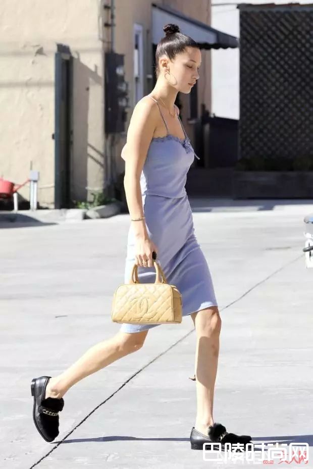 乐福鞋怎么搭配裙子_如果只留一双鞋 那必须是最潮最舒服的乐福鞋!