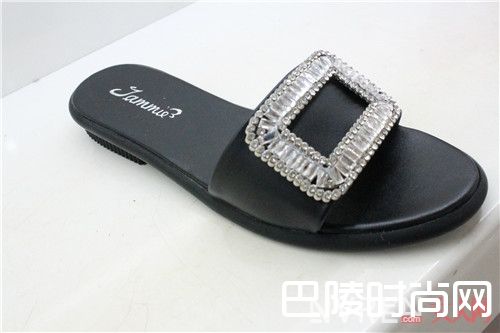 Alberta Ferretti意大利品牌拖鞋简介_2017夏天，最值得入手的13双拖鞋有哪些品牌？