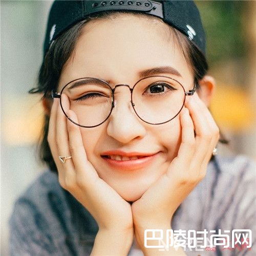 圆形脸如何选择眼镜_如何根据自己的脸型挑出一副适合的眼镜很重要 千万别忽视！