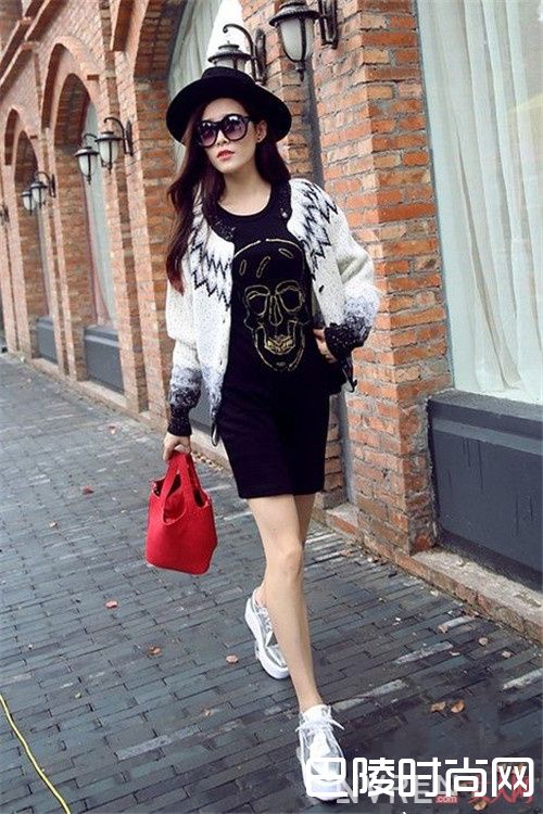 休闲鞋如何搭配出甜美日系_女士如何用一双休闲鞋玩转各种不同风格