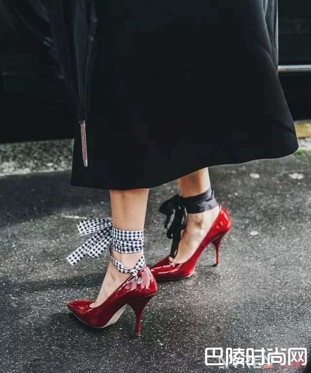 MIU MIU绑带高跟鞋_这些才是今年最流行的高跟鞋 腿长又显瘦