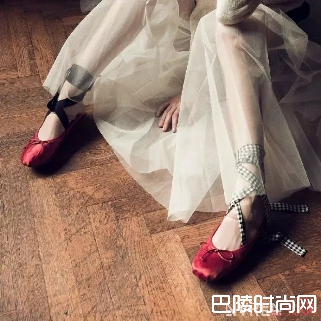 MIUMIU绑带芭蕾舞鞋_这些才是今年最流行的高跟鞋 腿长又显瘦