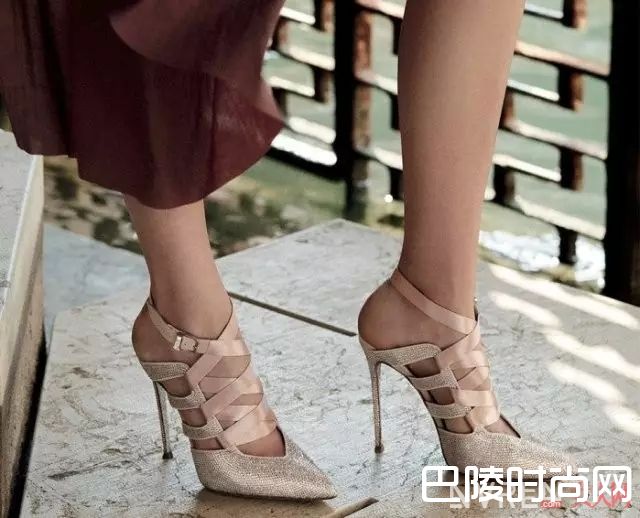 RENE CAOVILLA水钻绑带鞋_这些才是今年最流行的高跟鞋 腿长又显瘦