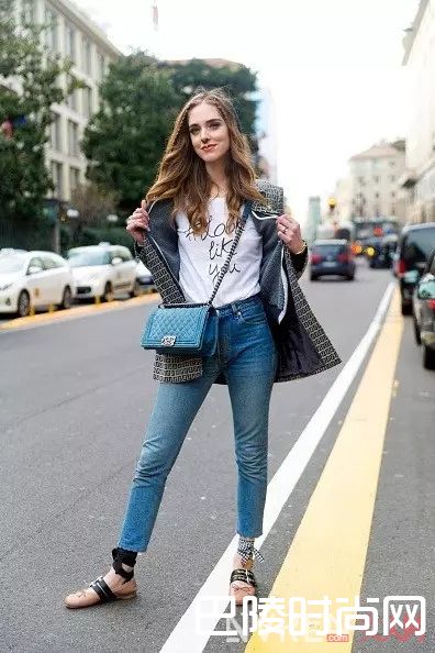 MIUMIU绑带芭蕾舞鞋_这些才是今年最流行的高跟鞋 腿长又显瘦