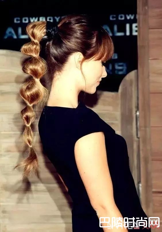 ​葡萄串发型是什么_头发长了别披着！这10种发型让你美成夏日女神！