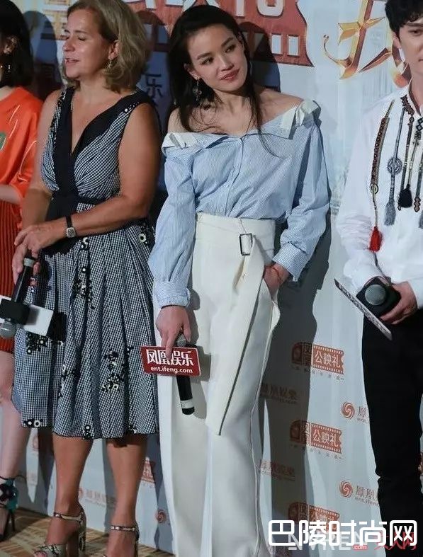 衬衫露肩穿法_只会将衬衫扎进裤子里 还有一千种时髦穿法让你更时髦