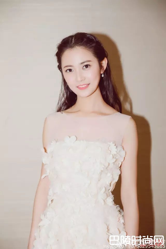 杨桃辫发型是什么_头发长了别披着！这10种发型让你美成夏日女神！