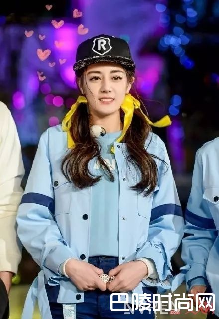 减龄双马尾发型_头发长了别披着！这10种发型让你美成夏日女神！