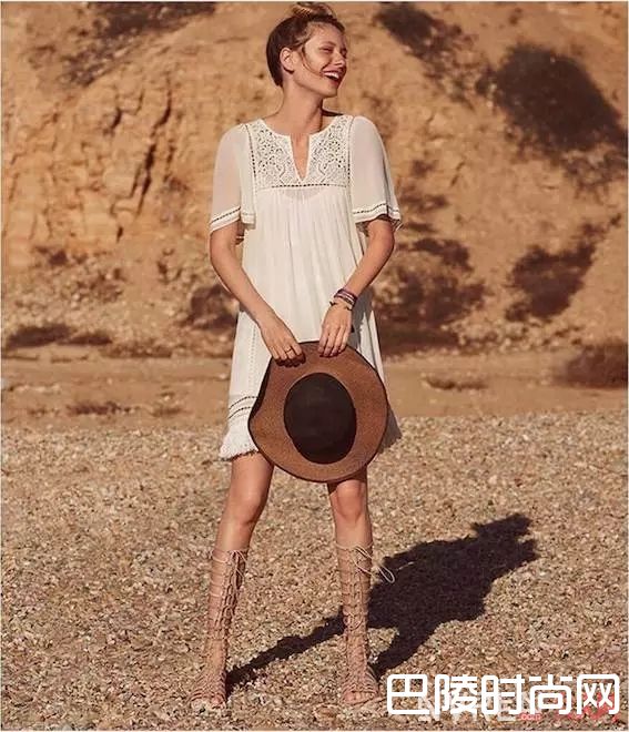 度假风小白裙_海边度假穿什么？来看看简单易学+美貌上镜的穿搭法